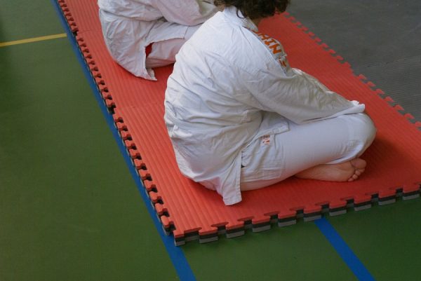 SPORTMAT GLADIATOR 4 CM VOOR JUDO ROOD/ZWART/GRIJS - Afbeelding 4